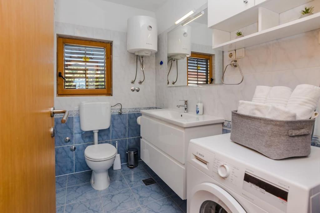 Apartment Roko - Up To 4 People With Free Parking Zadar Exterior foto